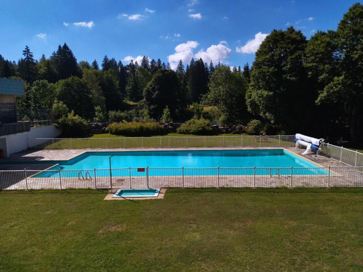 Joli studio avec Piscine et tennis - Résidence Le Lacuzon Les Rousses Esterno foto
